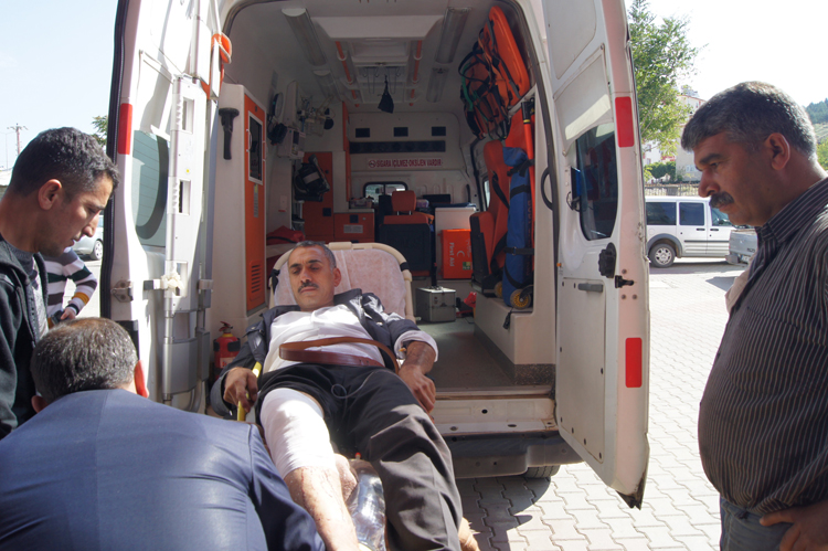 PKK, karakola malzeme taşıyan kamyonu yakıp sürücüsünü yaraladı