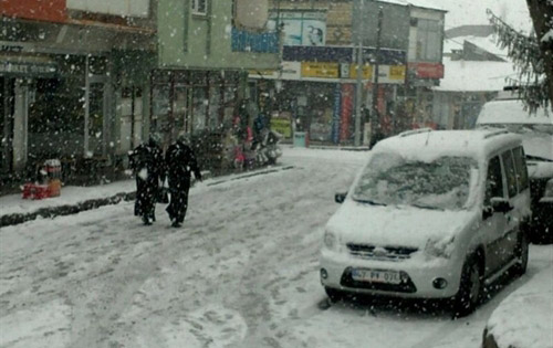 Karlıova’da Kar Yağışı, Hayatı Olumsuz Etkiledi