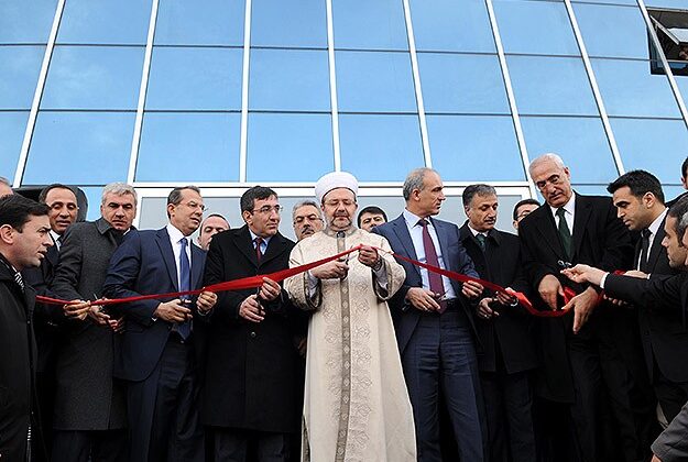 Bingöl’de Üniversite Camisi, Dualarla İbadete Açıldı