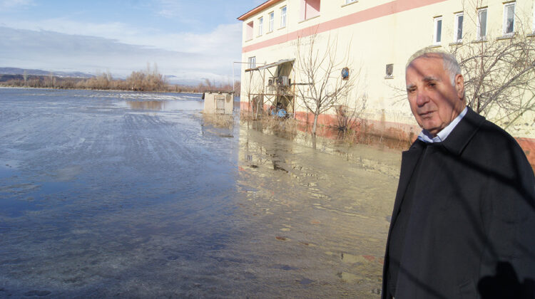 Yağışlar zarara yol açtı