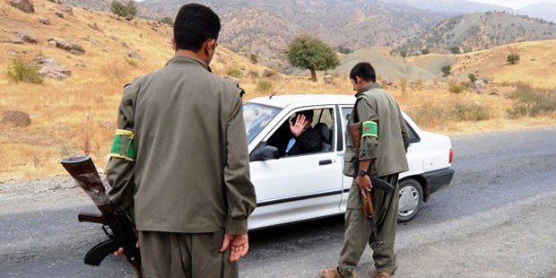 PKK Bingöl’de Yol Kesti
