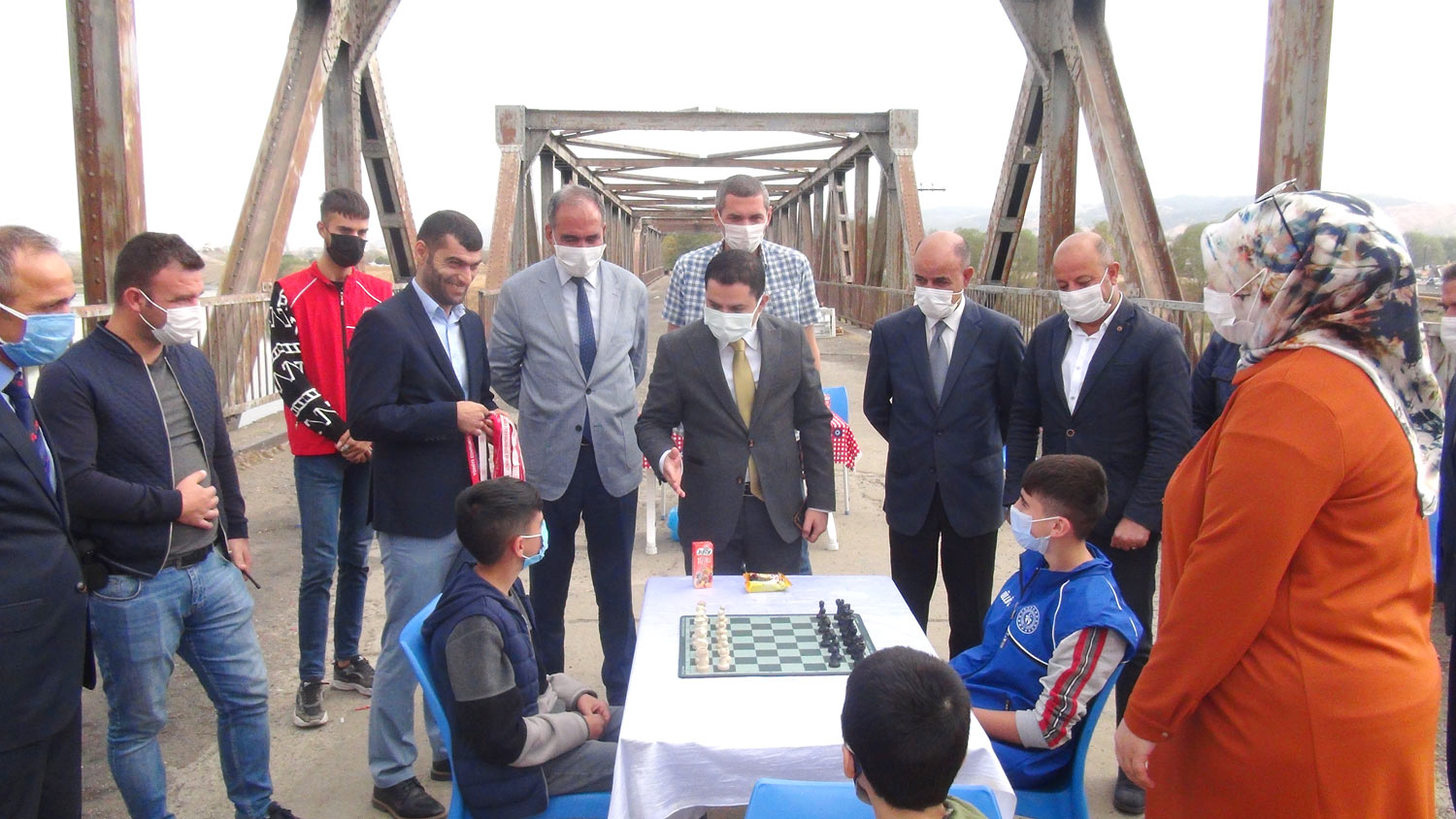 Tarihi Köprüde Satranç Turnuvası