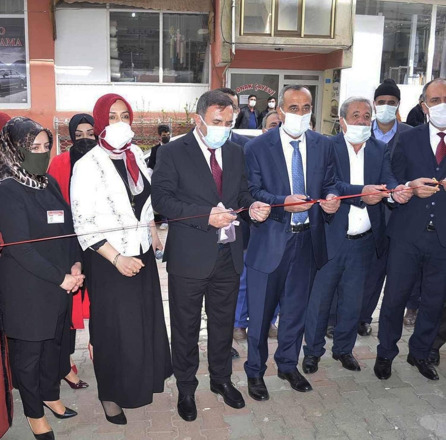 HÜNERLİ ELLER, KOOPERATİF KURDU (2)