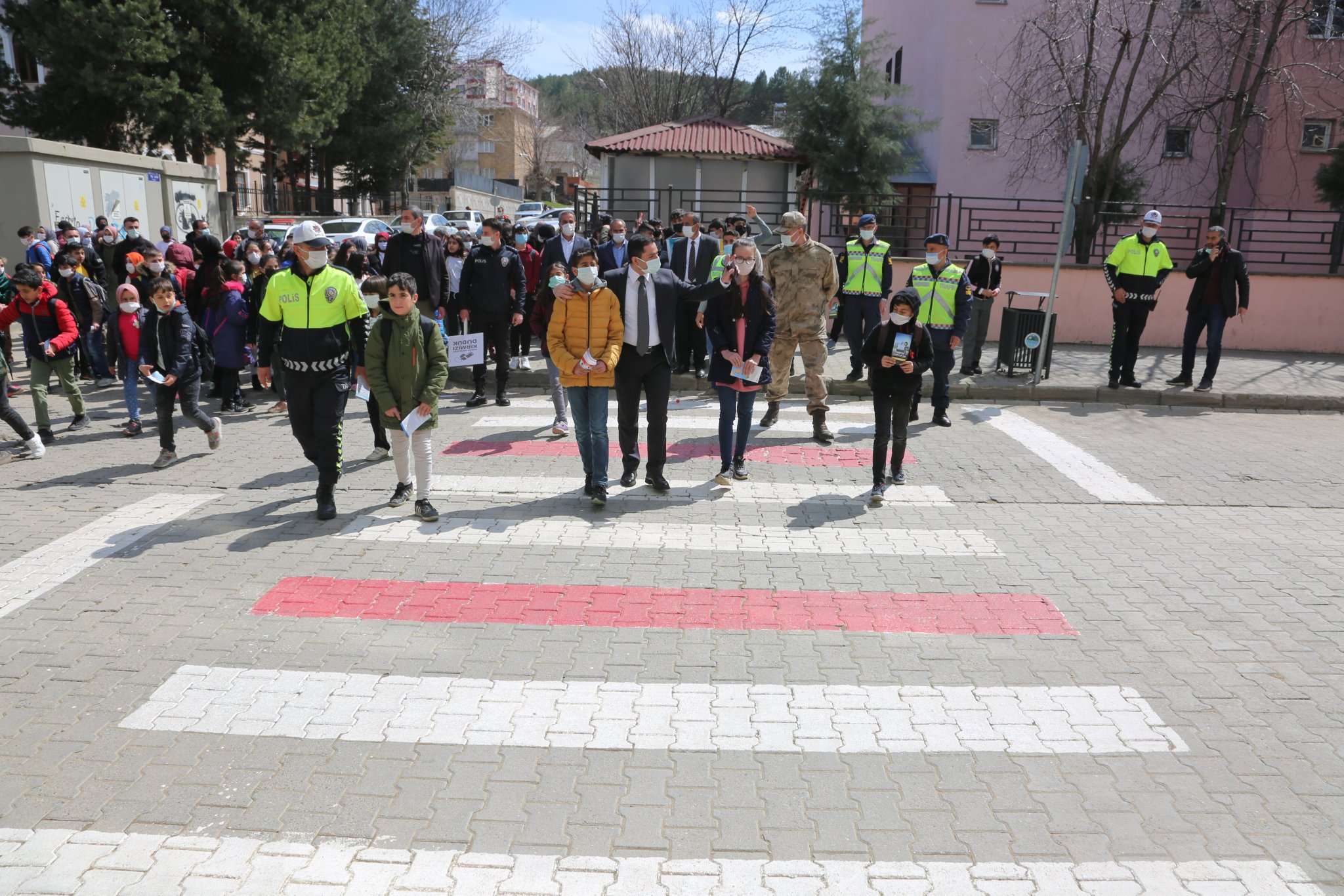 YAYA GEÇİTLERİNDE “KIRMIZI ÇİZGİ” DÖNEMİ BAŞLADI