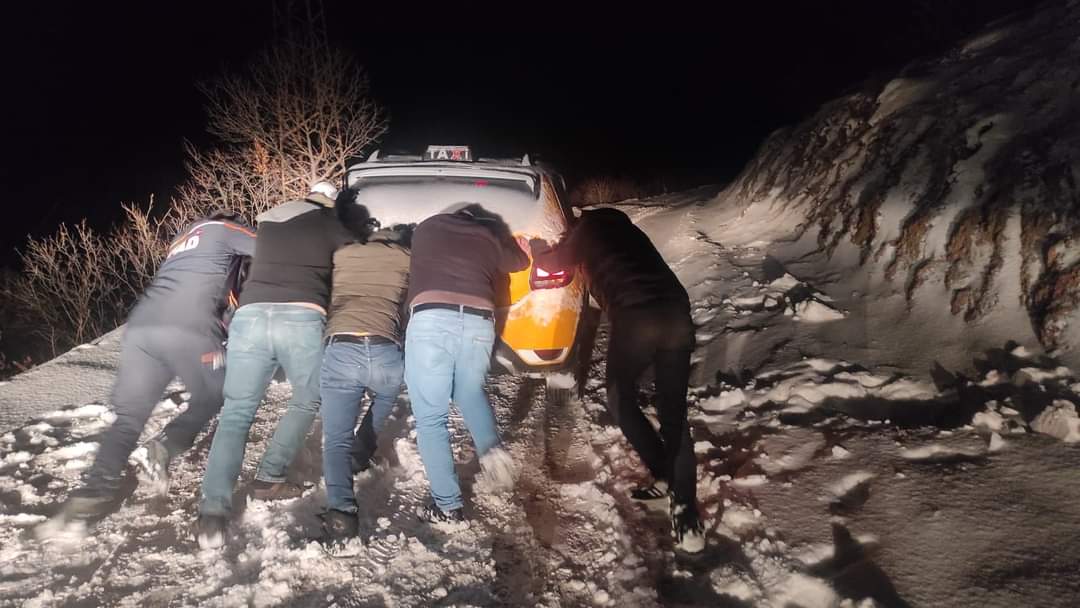 AFAD, Kardan Dolayı Mahsur Kalan 6 Kişiyi Kurtardı
