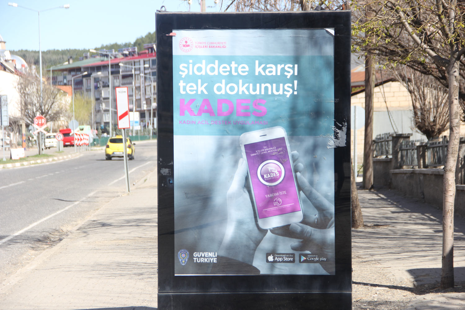 KADES, BİLBOARDLARDAKİ YERİNİ ALDI (1)