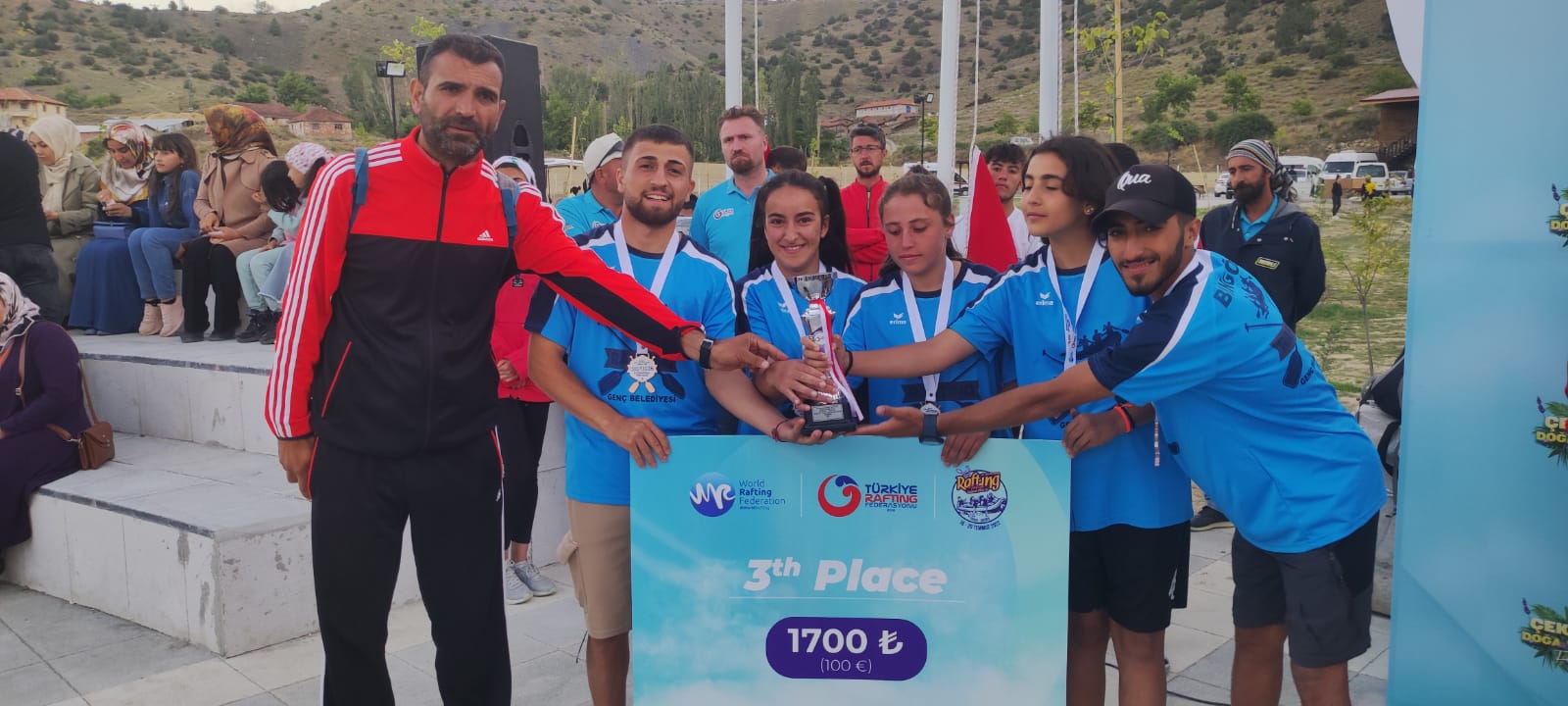 Genç Murat Rafting takımı