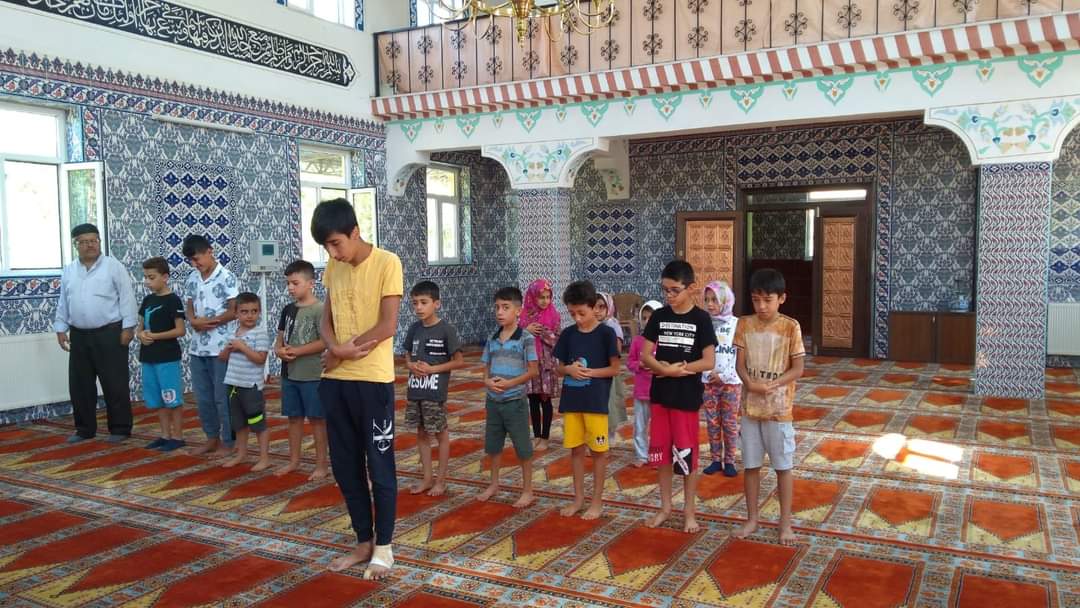 Genç’te Çocuklarla Camide Bir Gün Uygulaması (3)