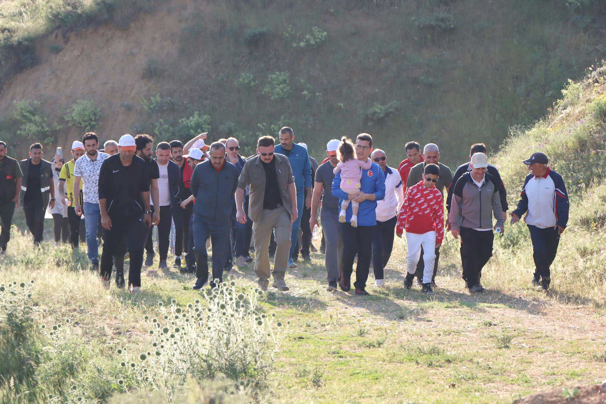 120-KİŞİ-İLE-DOĞA-YÜRÜYÜŞÜ-(1-2)