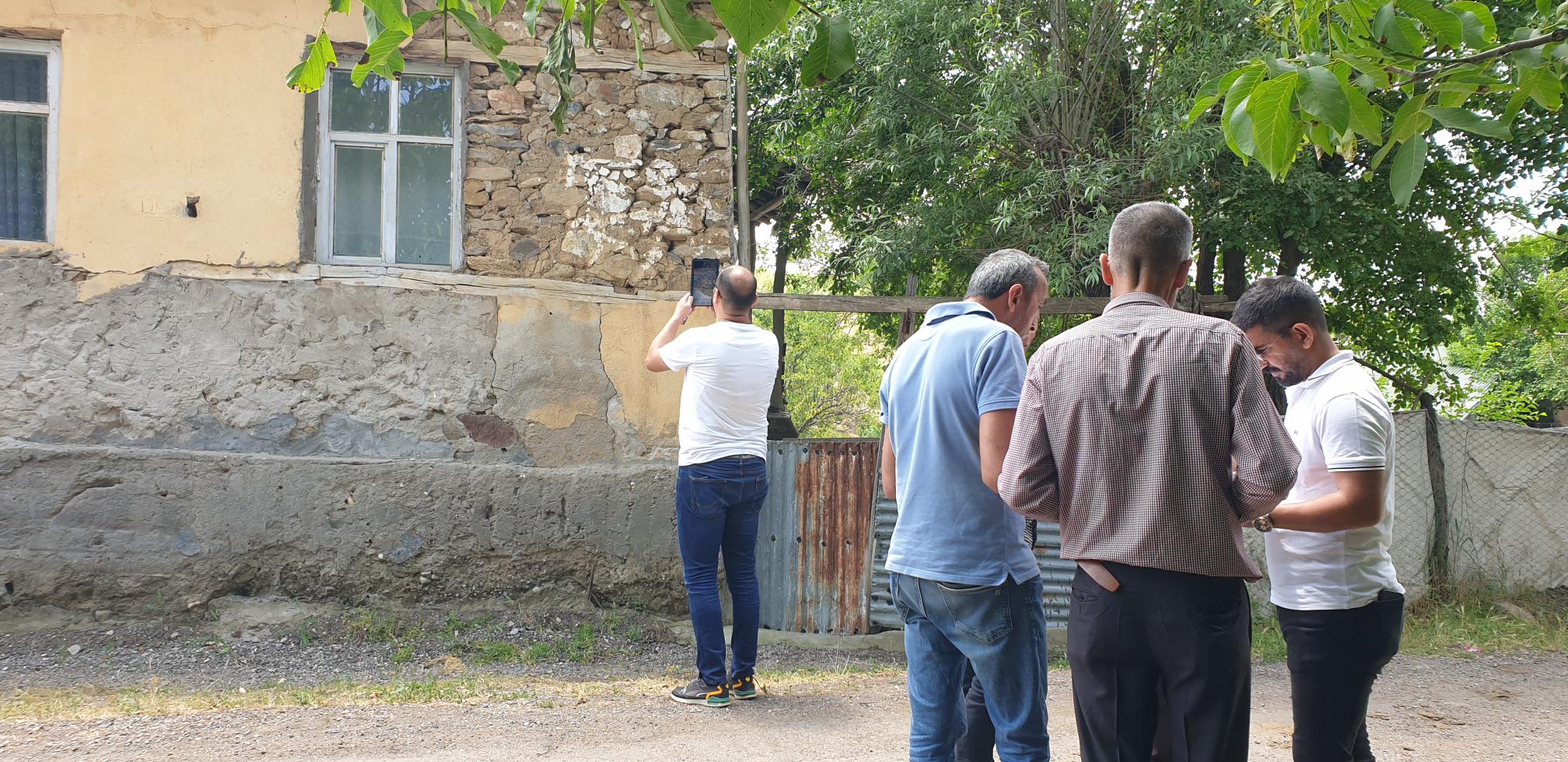 GENÇ’TE 764 AĞIR HASARLI YAPI TESPİT EDİLDİ (1)