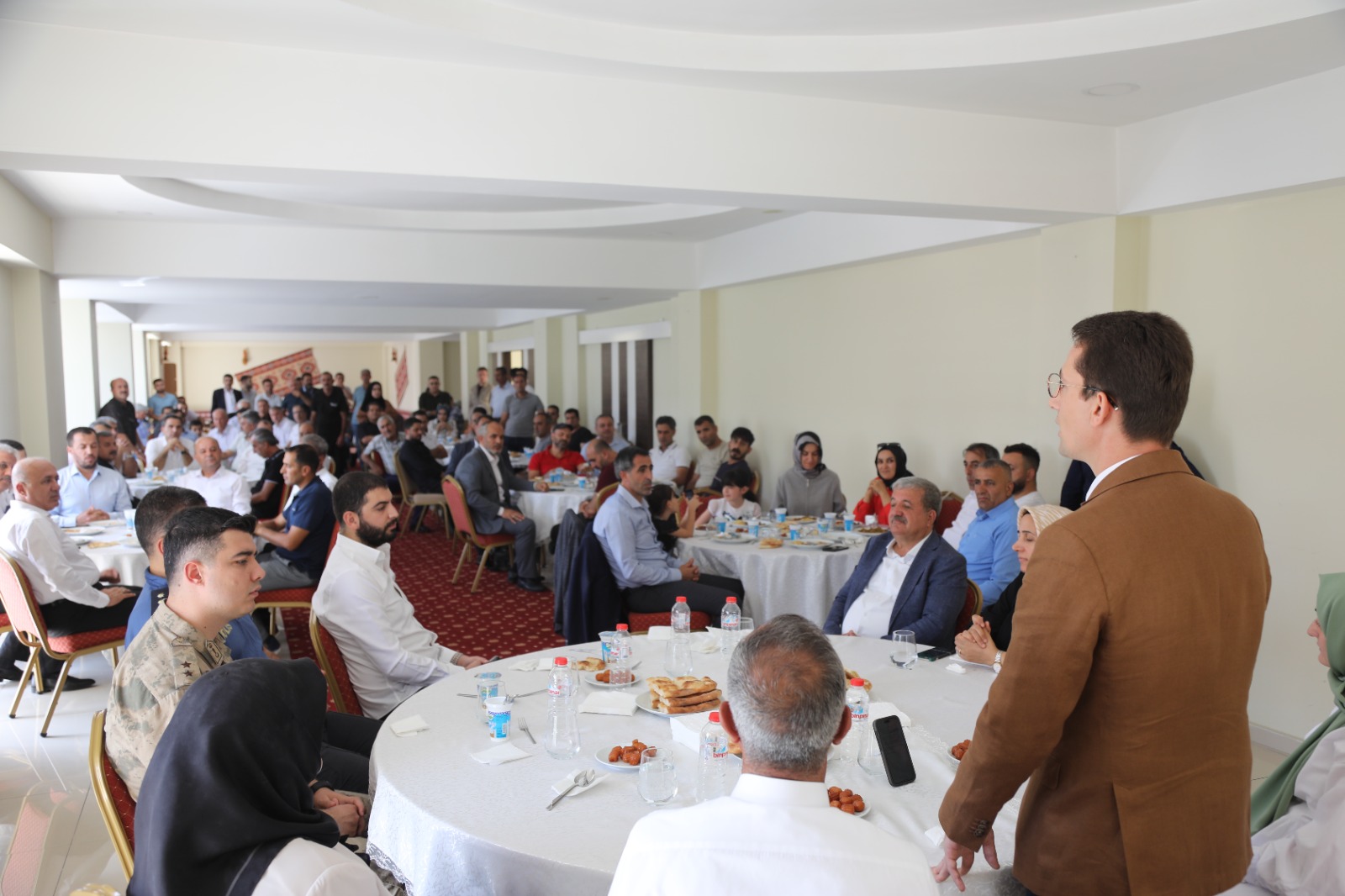 KAPTANOĞLU “KAPIM SİZLERE HER DAİM AÇIK OLACAKTIR” (1)