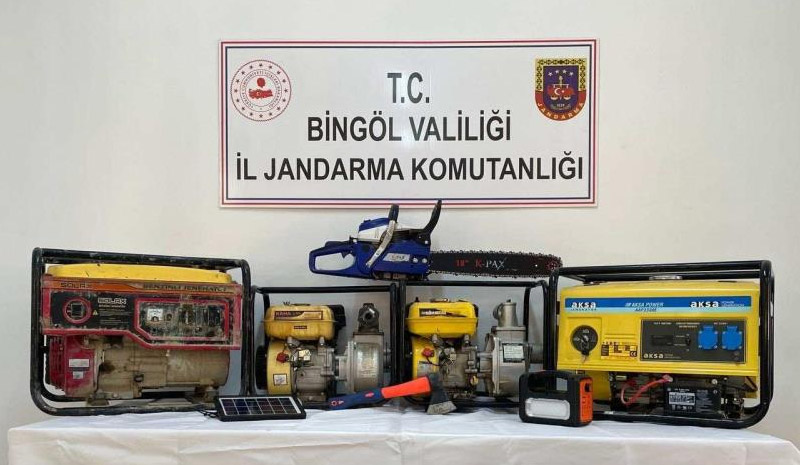 Azılı hırsızlar tutuklandı