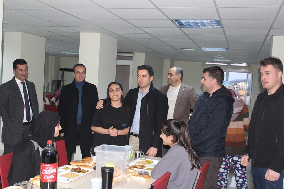 Kaymakam Güzel, öğrencilerle iftar açtı (2)
