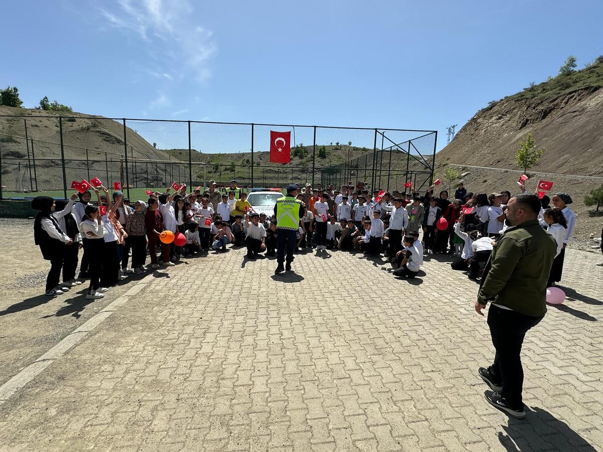 Öğrencilere trafik eğitimi verildi (1)
