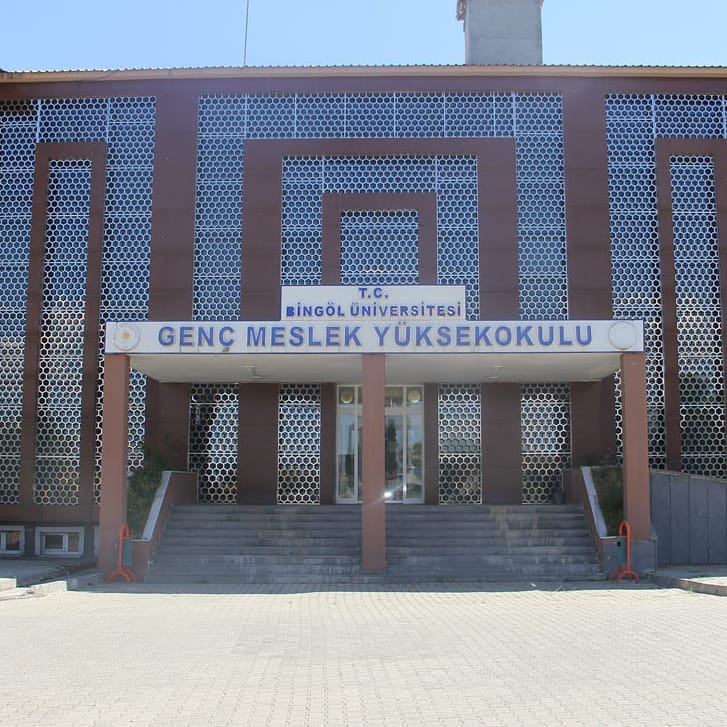 Genç MYO’da Şaşırtan Detay Yangın Merdivenine Giriş Var, Çıkış Yok!