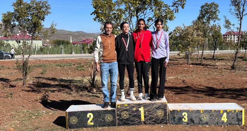 Genç Sporcular 10 Kasım İçin Ter Döktü