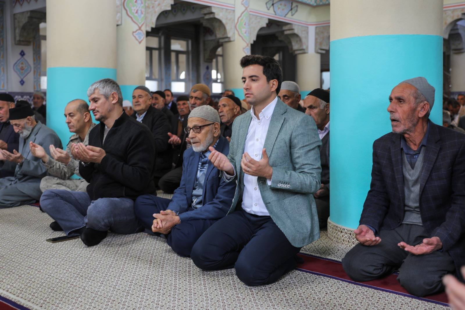 Genç’te şehit askerler ve pilot için Mevlid-i Şerif okutuldu (1)