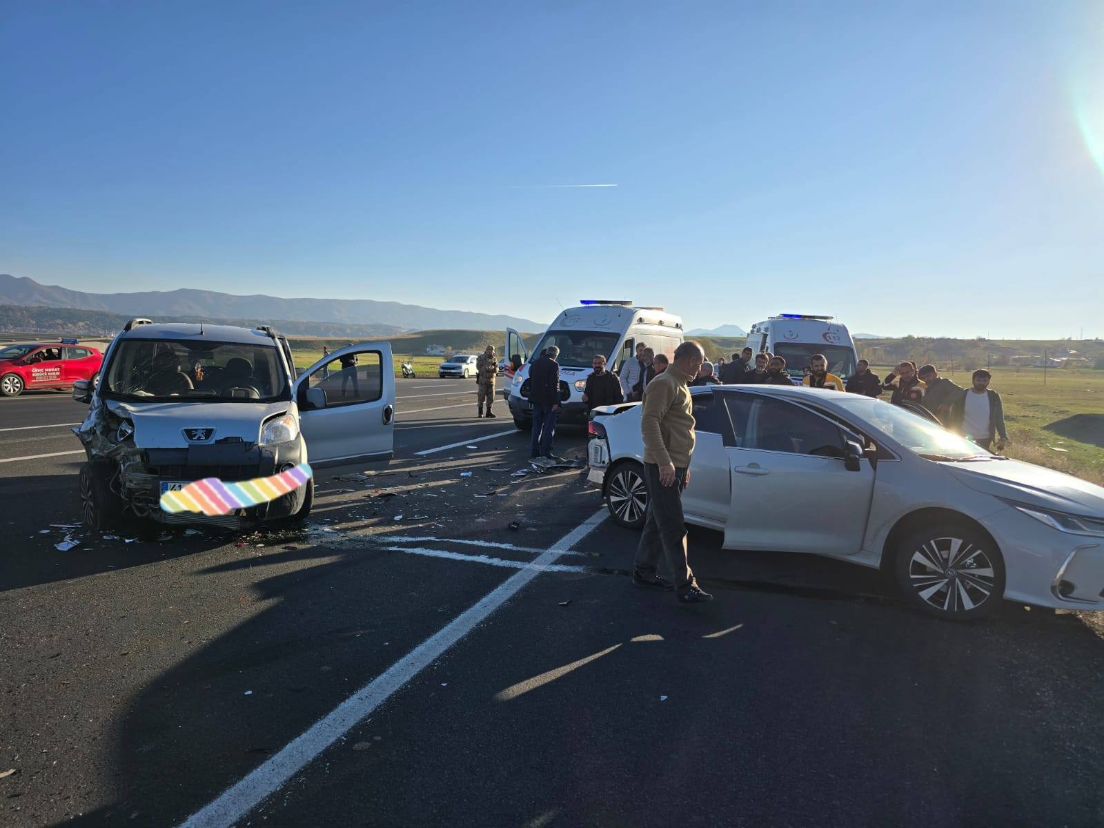 Genç–Bingöl Karayolu’nda Trafik Kazası 1 Yaralı (1)