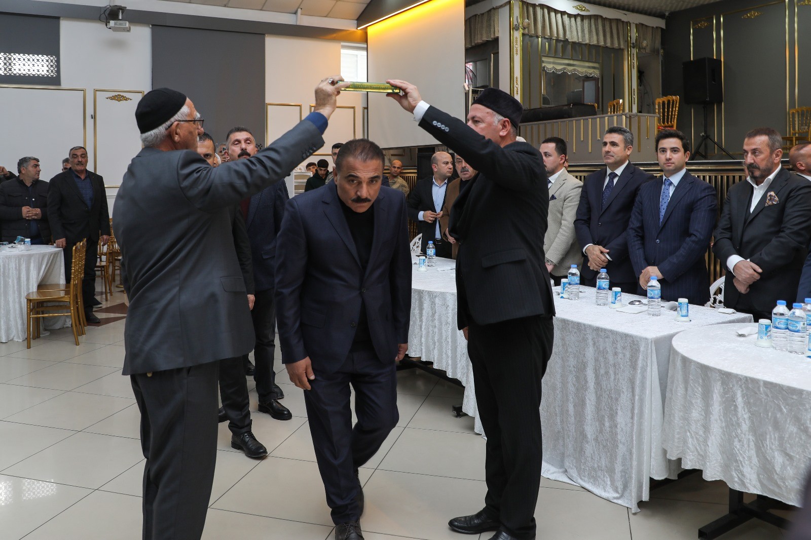 Husumet, Barış Töreni ile Son Buldu (1)